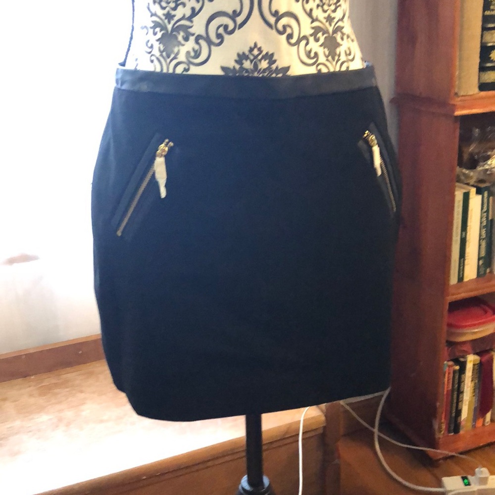 Black Express Skirt Never Worn - Picture 1 of 9